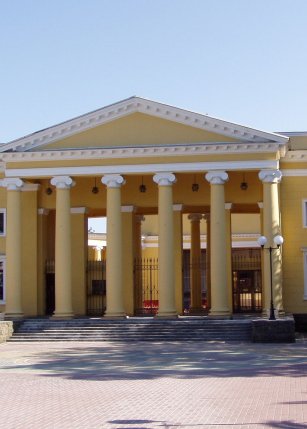 "Летний" театр парка им. Фрунзе